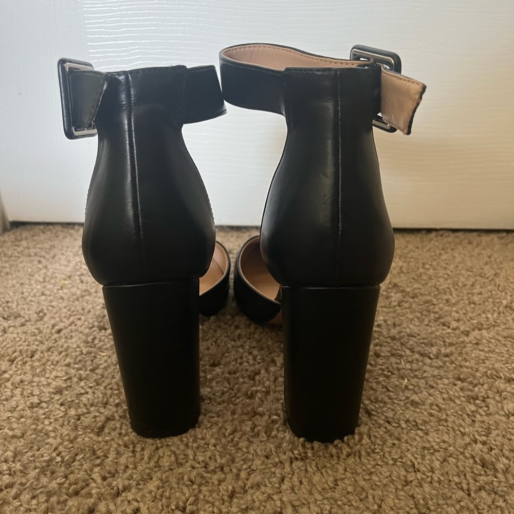 Michael By Michael Shannon Pointed Toe Heels - image 3